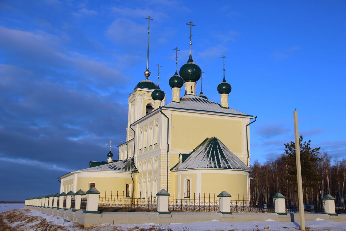 Церковь Знамения Креста Господня в Коприне (новая), Ясенево (Рыбинский район, Ярославская область). фасады
