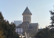 Церковь Георгия Победоносца у моста Багратиони, Вид с севера от Трёхсвятской (?) церкви<br>, Дидубийский район, Тбилиси, город, Грузия
