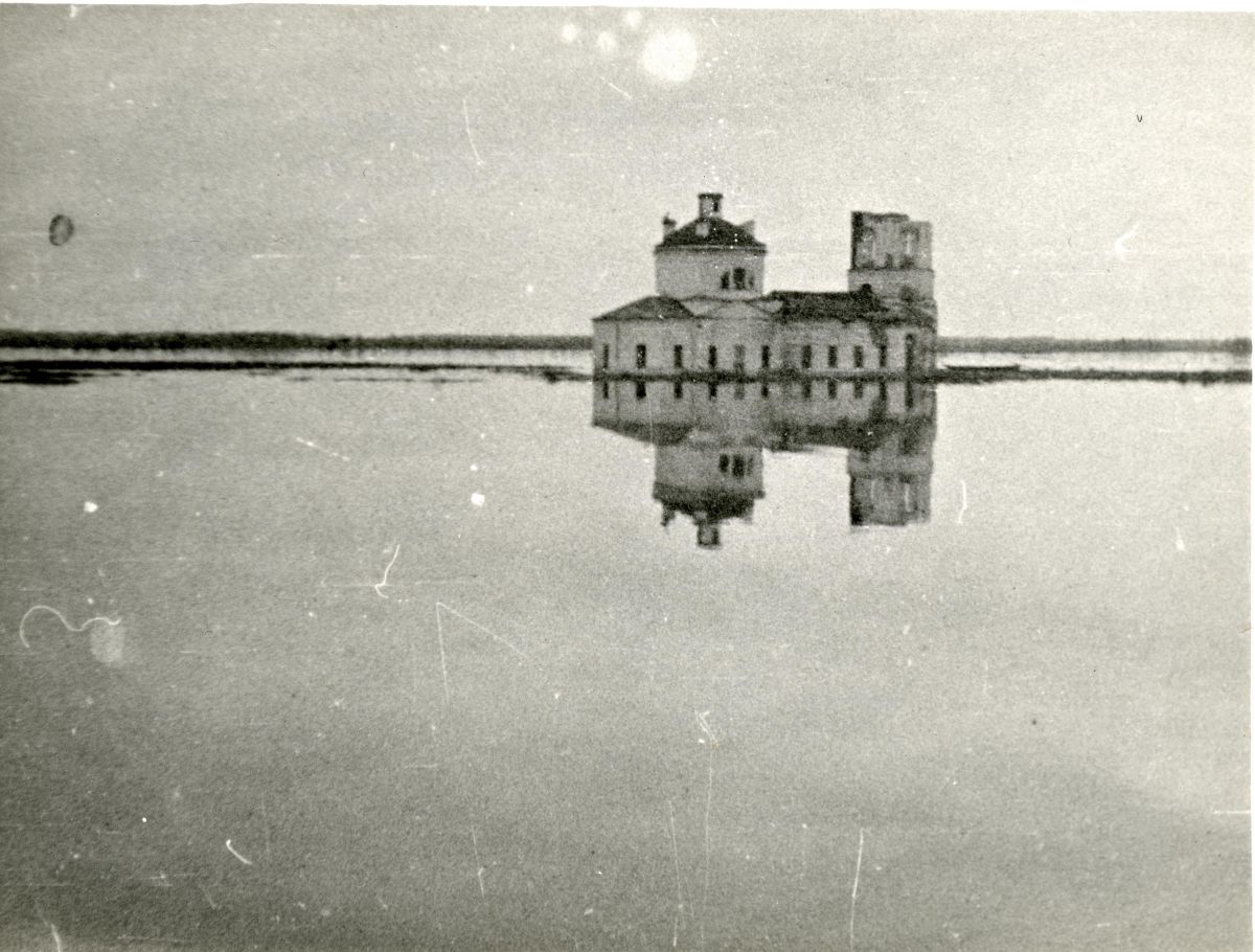 Церковь Успения Пресвятой Богородицы, Городок (акватория Рыбинского водохранилища) (Пошехонский район, Ярославская область). архивная фотография, Фото конца 1930-х - 1940-е гг. Рыбинский государственный историко –архитектурный и художественный музей – заповедник