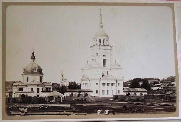 Сарапул. Храмовый комплекс. Церкви Покрова Пресвятой Богородицы и Петра и Павла. архивная фотография, Фотооткрытка нач. 1900-х гг.