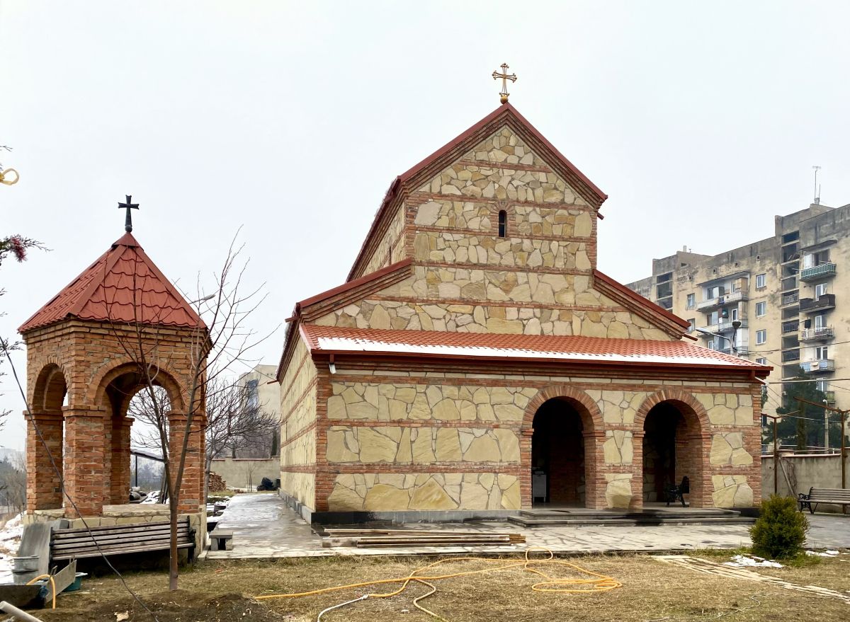 Церковь Иоанна Богослова в Вазисубани, Исанский район (Тбилиси, город, Грузия). фасады, Церковь и звонница, вид с запада