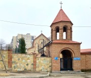 Церковь Вахтанга Горгасали во 2-м квартале Варкетили, Общий вид с ул. Николая Ландиа, на переднем плане надвратная колокольня<br>, Самгорский район, Тбилиси, город, Грузия