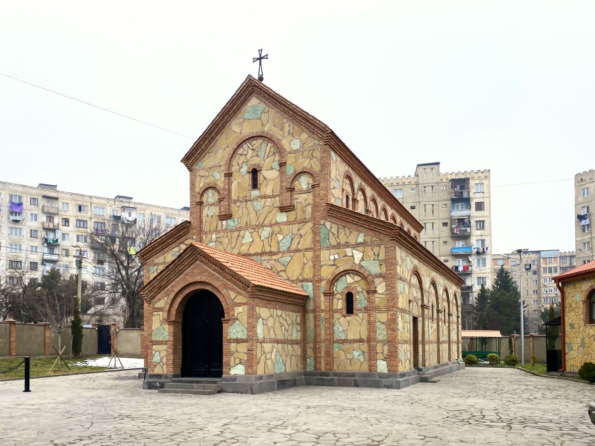 Тбилиси. Церковь Вахтанга Горгасали во 2-м квартале Варкетили. фасады, Вид с юго-запада