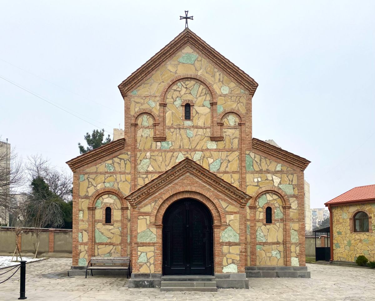 Тбилиси. Церковь Вахтанга Горгасали во 2-м квартале Варкетили. фасады, Западный фасад