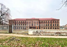 Ардон. Домовая церковь Покрова Пресвятой Богородицы в бывшем здании Александровской семинарии
