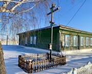 Церковь Даниила Столпника, Памятный крест, вид с дороги<br>, Зерцалы, Ачинский район и г. Ачинск, Красноярский край