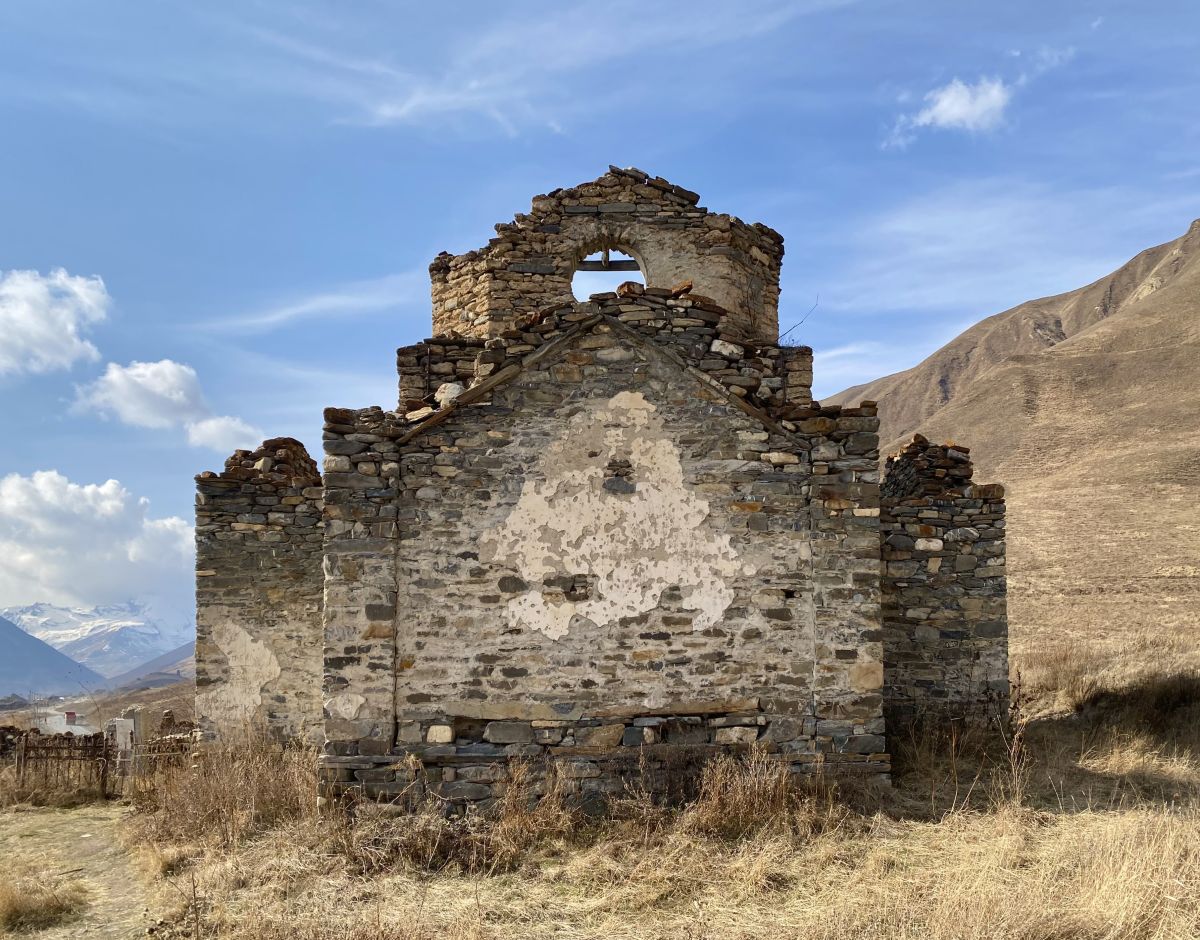Церковь Успения Пресвятой Богородицы, Лисри (Алагирский район, Республика Северная Осетия-Алания). фасады, Вид с востока