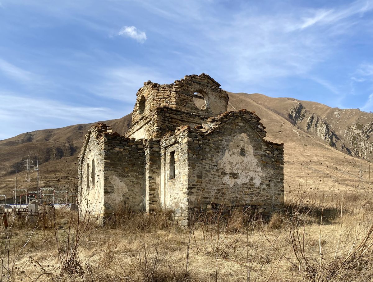 Церковь Успения Пресвятой Богородицы, Лисри (Алагирский район, Республика Северная Осетия-Алания). фасады, Вид с юго-востока