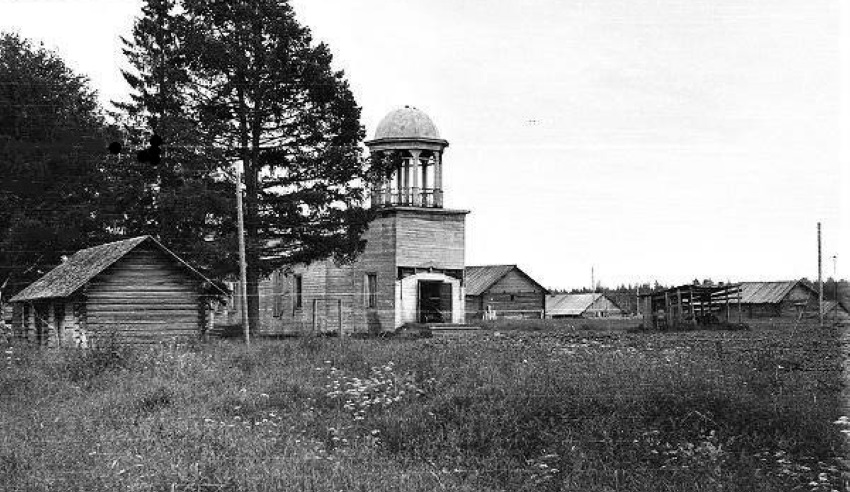 Осерёдок (Ваймуга). Церковь Рождества Пресвятой Богородицы. архивная фотография