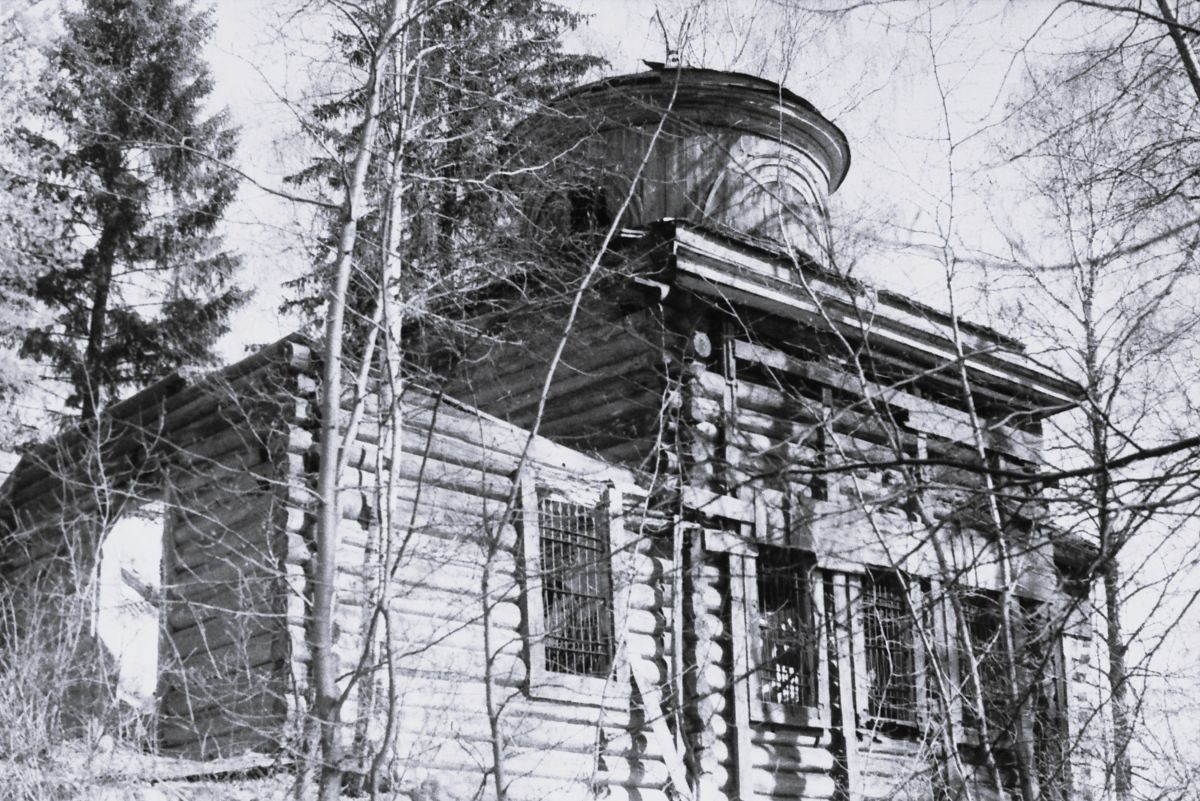 Церковь Рождества Христова, Устье (Рождественский  погост, Кезадра) (Удомельский городской округ, Тверская область). архивная фотография, Вид с юго-запада. Фото с сайта http://of.putnik.ru/viewtopic.php?f=24&t=284