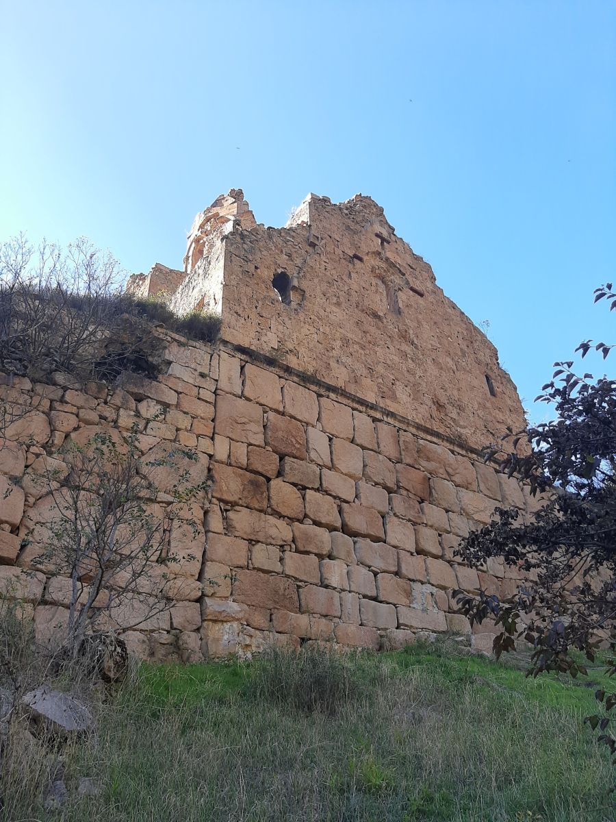 Монастырь Хандзта, Пырналлы (Порта) (Артвин, Турция). архитектурные детали, Алтарное окно в виде креста