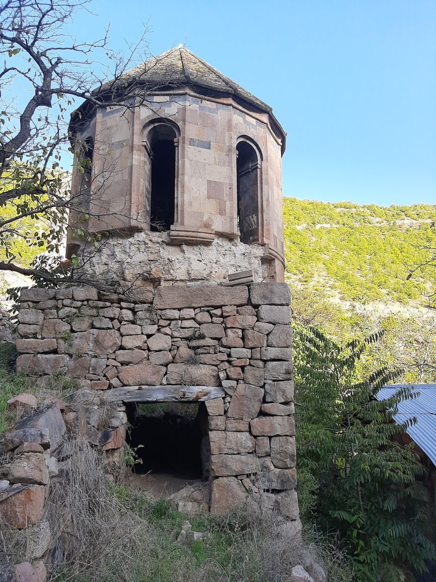 Пырналлы (Порта). Монастырь Хандзта. архитектурные детали, Колокольня