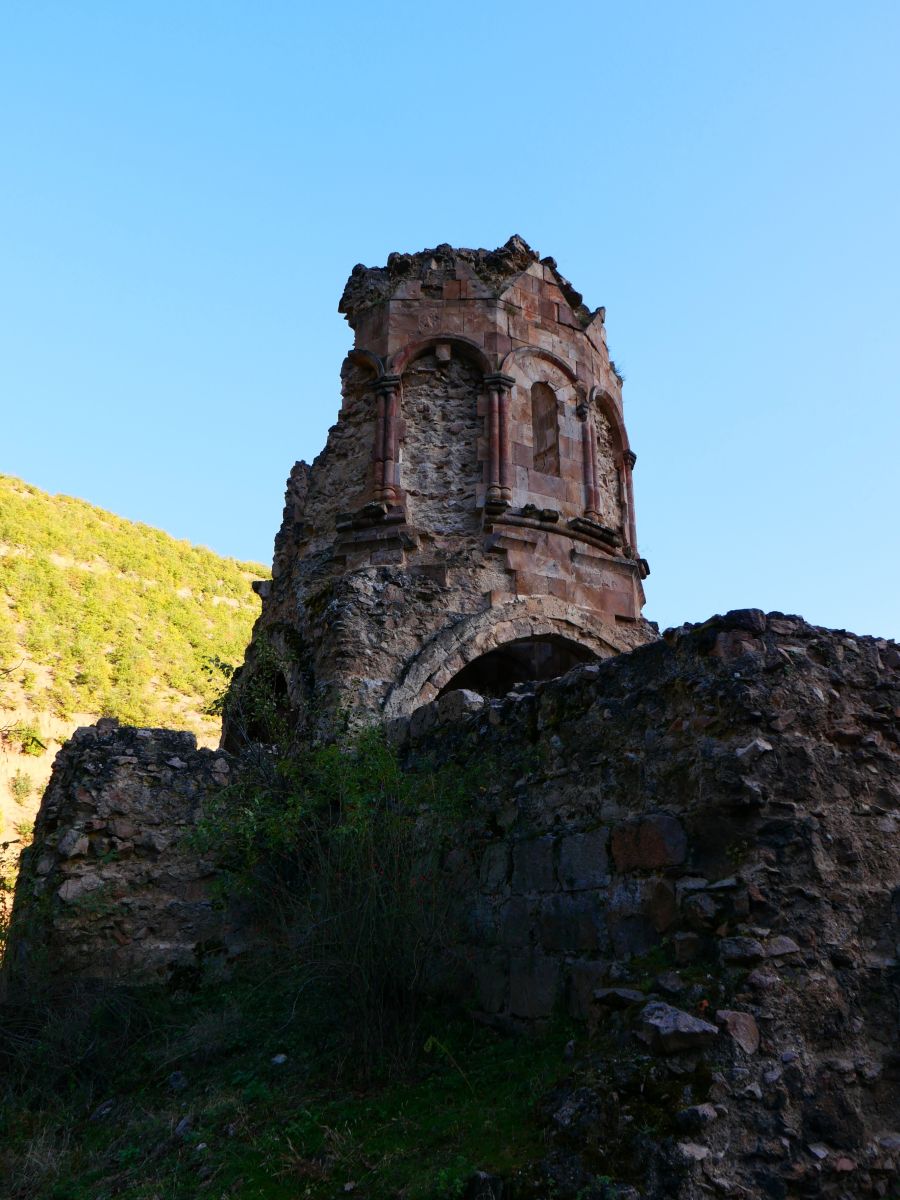 Пырналлы (Порта). Монастырь Хандзта. архитектурные детали
