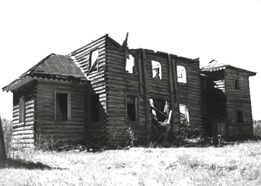 С сайта https://iknigi.net/avtor-klavdiy-kornyakov/132846-malaya-rodina-klavdiy-kornyakov/read/page-9.html, архивная фотография. Церковь Николая Чудотворца, Новошино (Красноборский район, Архангельская область)