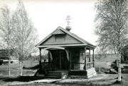 Часовня Илии Пророка и Казанской иконы Божией Матери в Симанково, Фото 1912 года из фондов Российского этнографического музея. Автор В.М. Машечкин<br>, Волхов, город, Волховский район, Ленинградская область