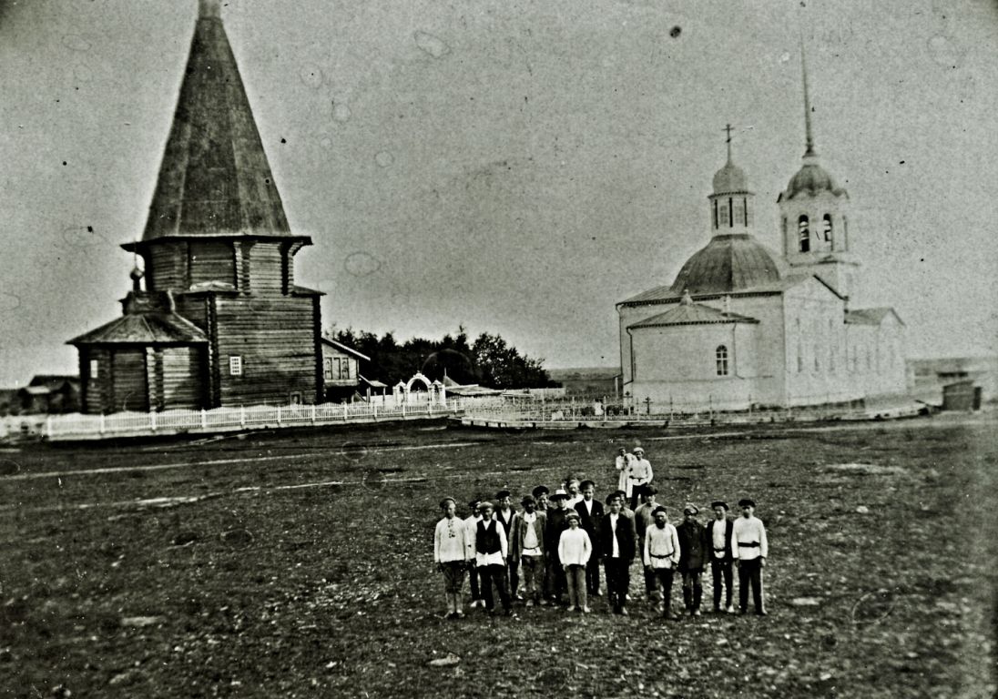 Храмовый комплекс. Церкви Димитрия Солунского и Троицы Живоначальной, Верхняя Уфтюга (Красноборский район, Архангельская область). архивная фотография, Фото 1921 г. (Томский Илья Иванович). ГКМФ. Сольвычегодский историко-художественный музей