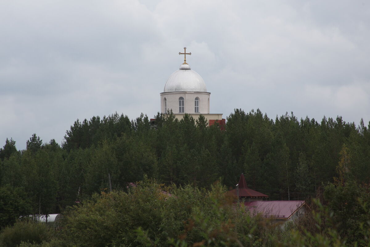 Церковь Елисея пророка, Гусева (Белоярский район (Белоярский ГО и ГО Верхнее Дуброво), Свердловская область). фасады, Вид от моста через речку Брусянку