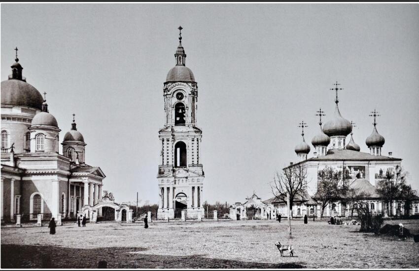 Боровичи. Храмовый комплекс. Соборы Введения во храм Пресвятой Богородицы и Троицы Живоначальной. архивная фотография