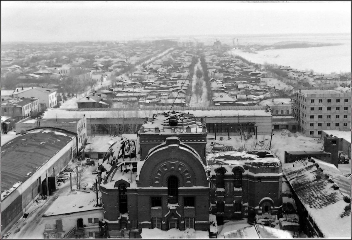 Павлодар. Собор Владимира равноапостольного (?). архивная фотография, Фото 1974 года. Автор Н. Мохирев