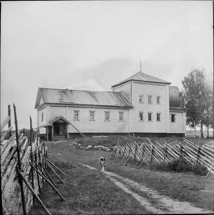 Общий вид с юго-запада. Фото Ополовникова А. В. 1950-1956 гг. из коллекции ГНИМА. (ГК № 67561349), архивная фотография. Церковь Рождества Пресвятой Богородицы (старая), Погост (Колодозеро) (Пудожский район, Республика Карелия)