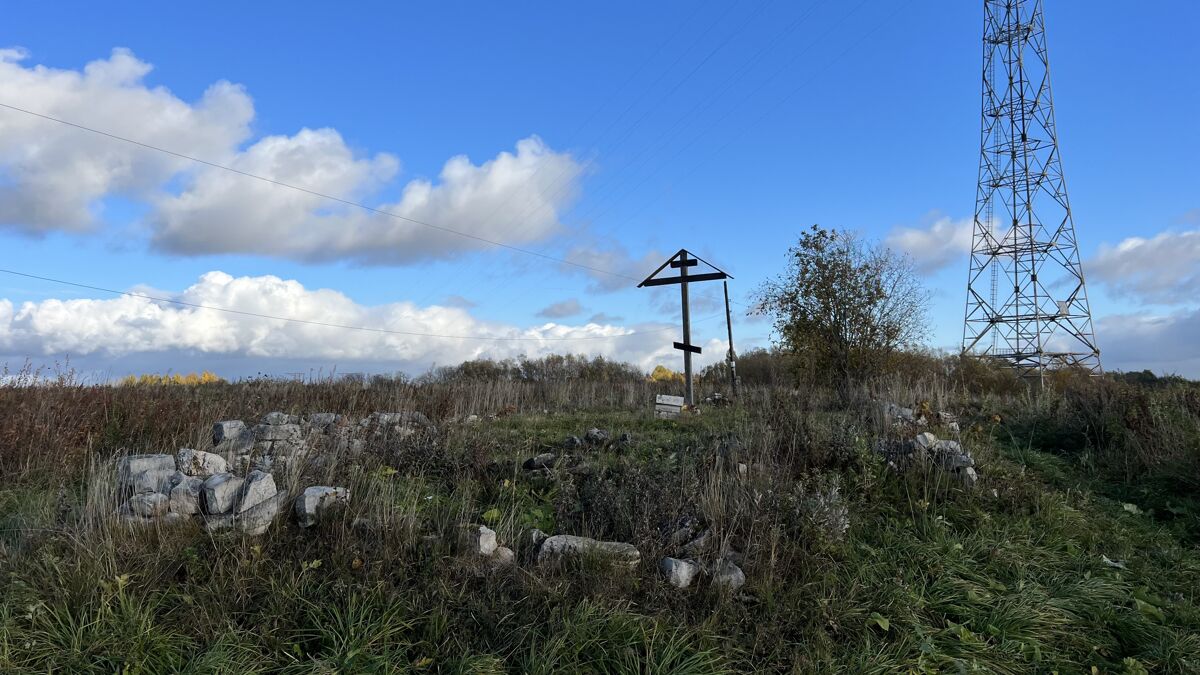 Церковь Введения во Храм Пресвятой Богородицы Николо-Чухчеремского погоста, Поташевская (Чухчерьма) (Холмогорский район, Архангельская область). общий вид в ландшафте