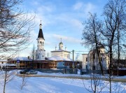 Церковь Пантелеимона Целителя (строящаяся), Общий вид от станции, справа за деревьями- малая церковь<br>, Львовский, Подольский городской округ, Московская область