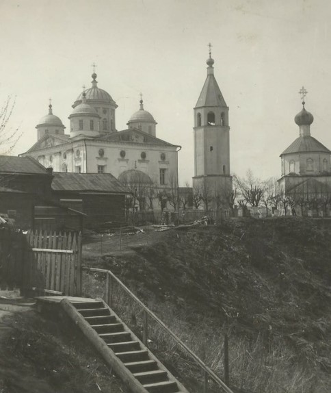 Храмовый комплекс. Собор Троицы Живоначальной и церковь Воскресения Христова, Клин (Клинский городской округ, Московская область). архивная фотография, Фото 1909-1916 гг.