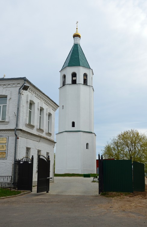 Клин. Церковь Троицы Живоначальной в колокольне собора Троицы Живоначальной. фасады