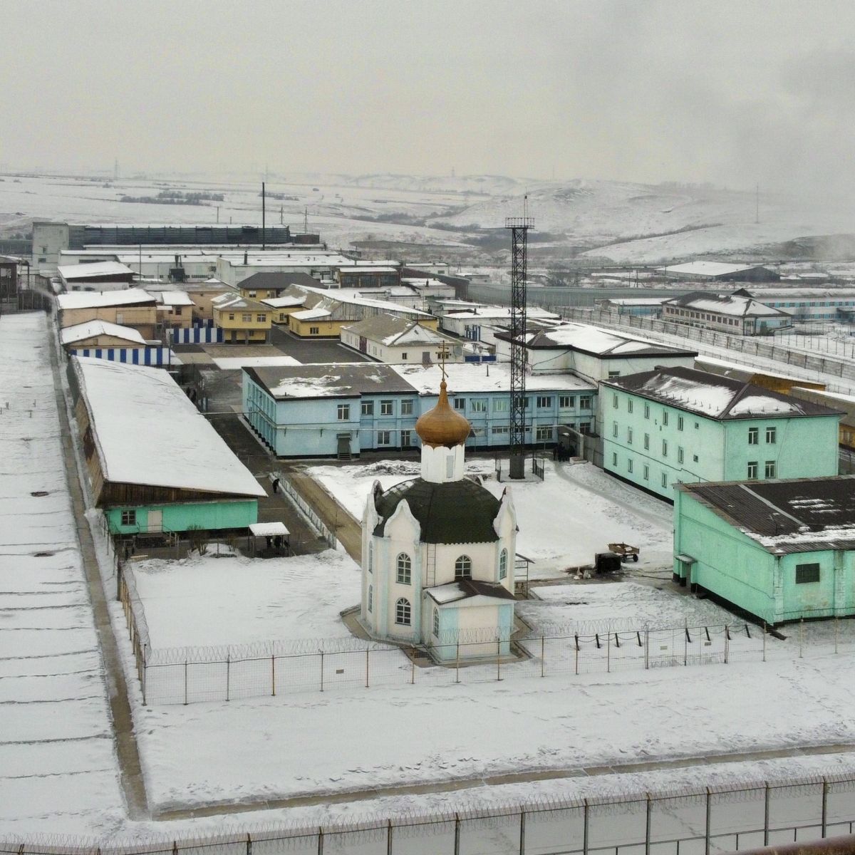 Красноярск. Церковь Иоанна Кронштадтского при УП 288/27. общий вид в ландшафте, Вид с юга