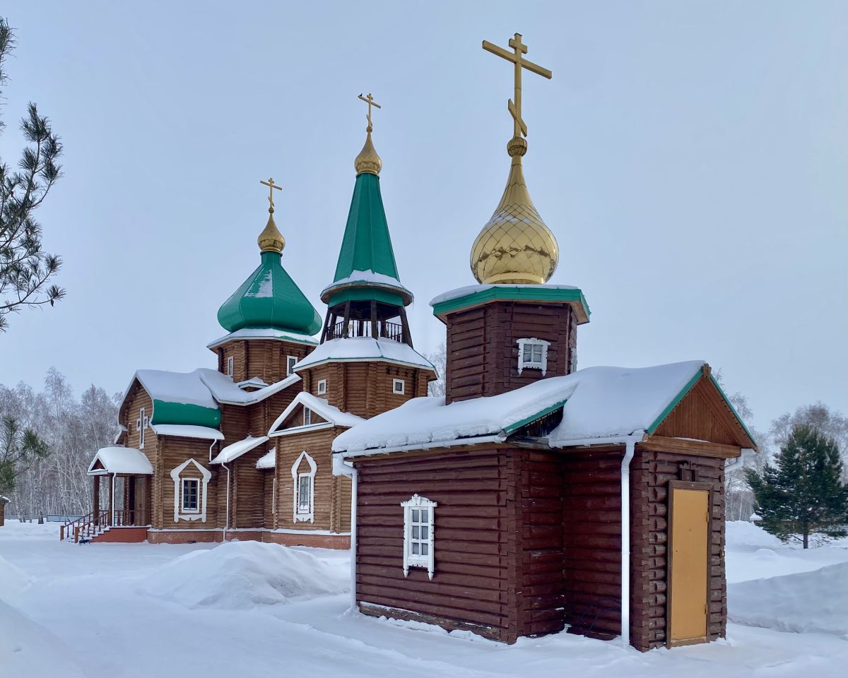 Серафимовский монастырь. Часовня Варвары Великомученицы, Татьяновский (Марьяновский район, Омская область). фасады, Вид с СЗ. На фоне Серафимовской церкви