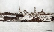 Храмовый комплекс. Собор Успения Пресвятой Богородицы и церковь Троицы Живоначальной, Конец 20-х - начало 30-х г.г. Троицкая церковь - слева, справа - Успенский собор. http://царицын.рф/article/templestsaritsyn/168-troitskhram.html  <br>, Волгоград, Волгоград, город, Волгоградская область