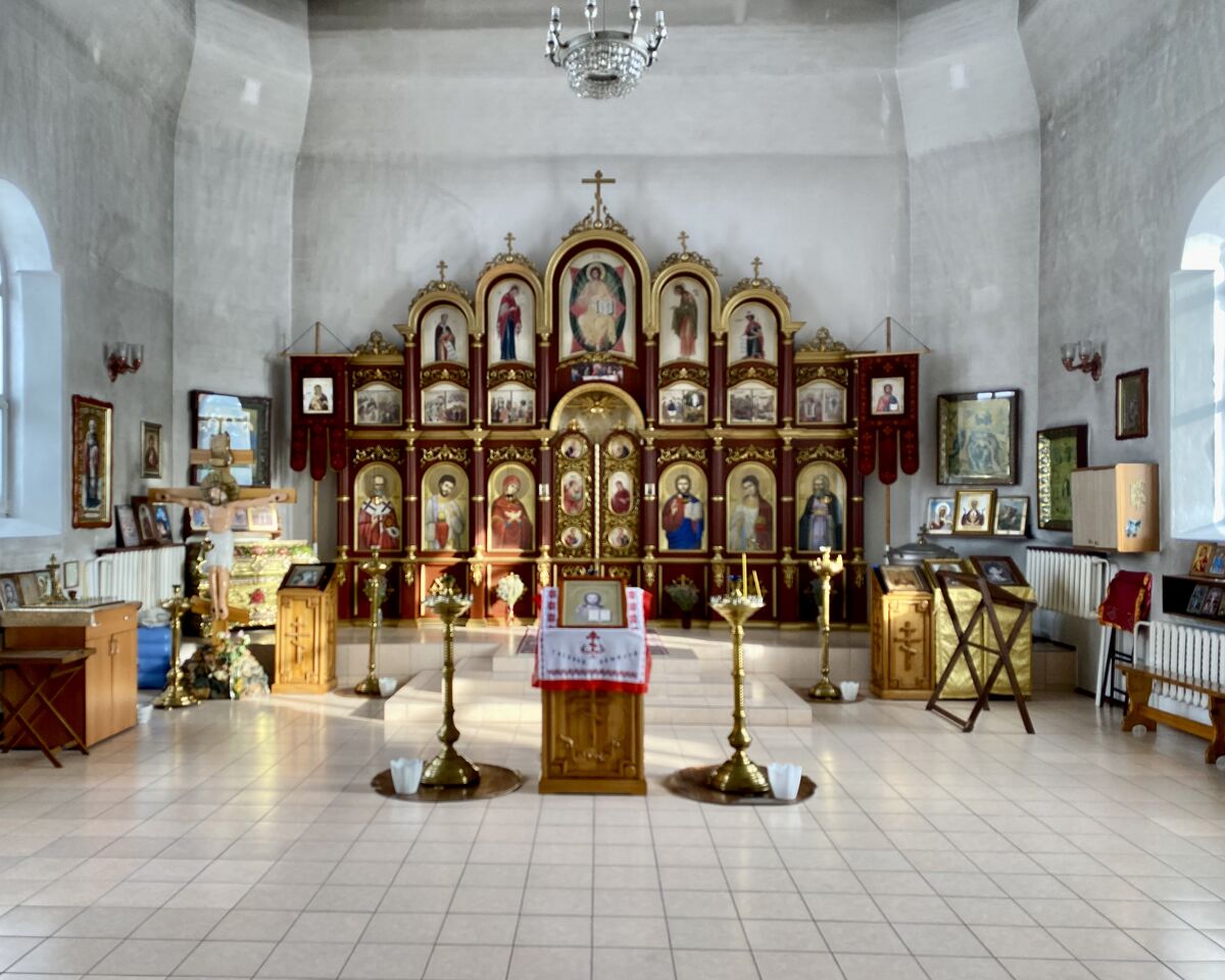 Церковь Сергия Радонежского и Серафима Саровского, Седельниково (Седельниковский район, Омская область). интерьер и убранство, Вид с притвора