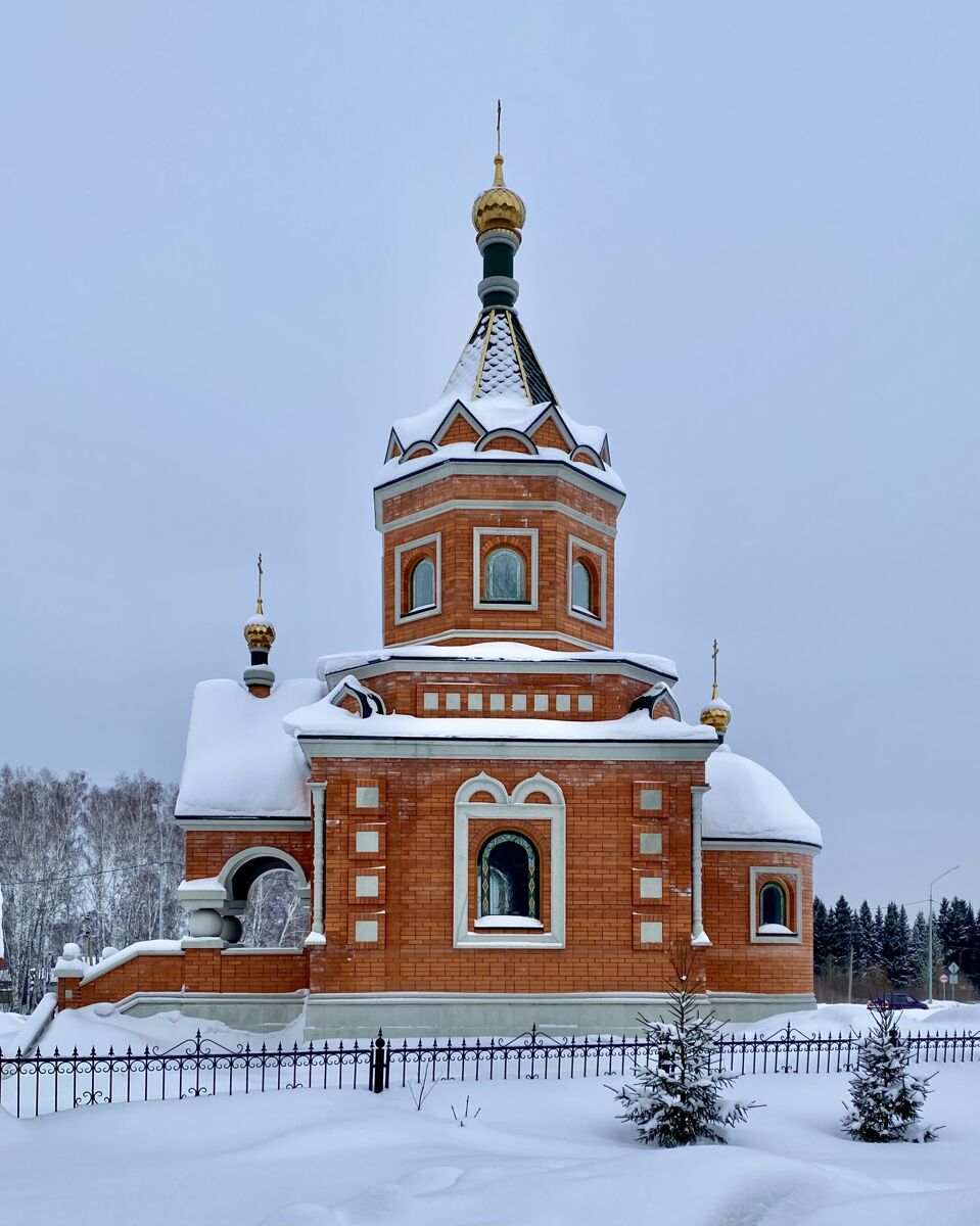 Церковь Всех Святых, в земле Российской просиявших, на центральном кладбище, Муромцево (Муромцевский район, Омская область). фасады, Южный фасад