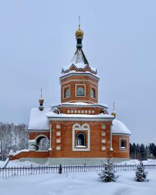 Муромцево. Церковь Всех Святых, в земле Российской просиявших, на центральном кладбище