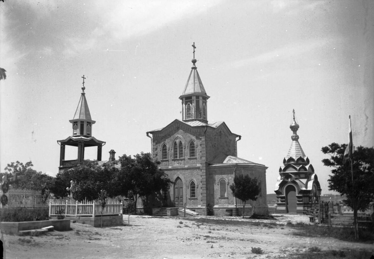 Феодосия. Церковь Всех Святых (старая). архивная фотография, Фото 1897 года из путешествия Антона Штуксберга в Крым и на Кавказ