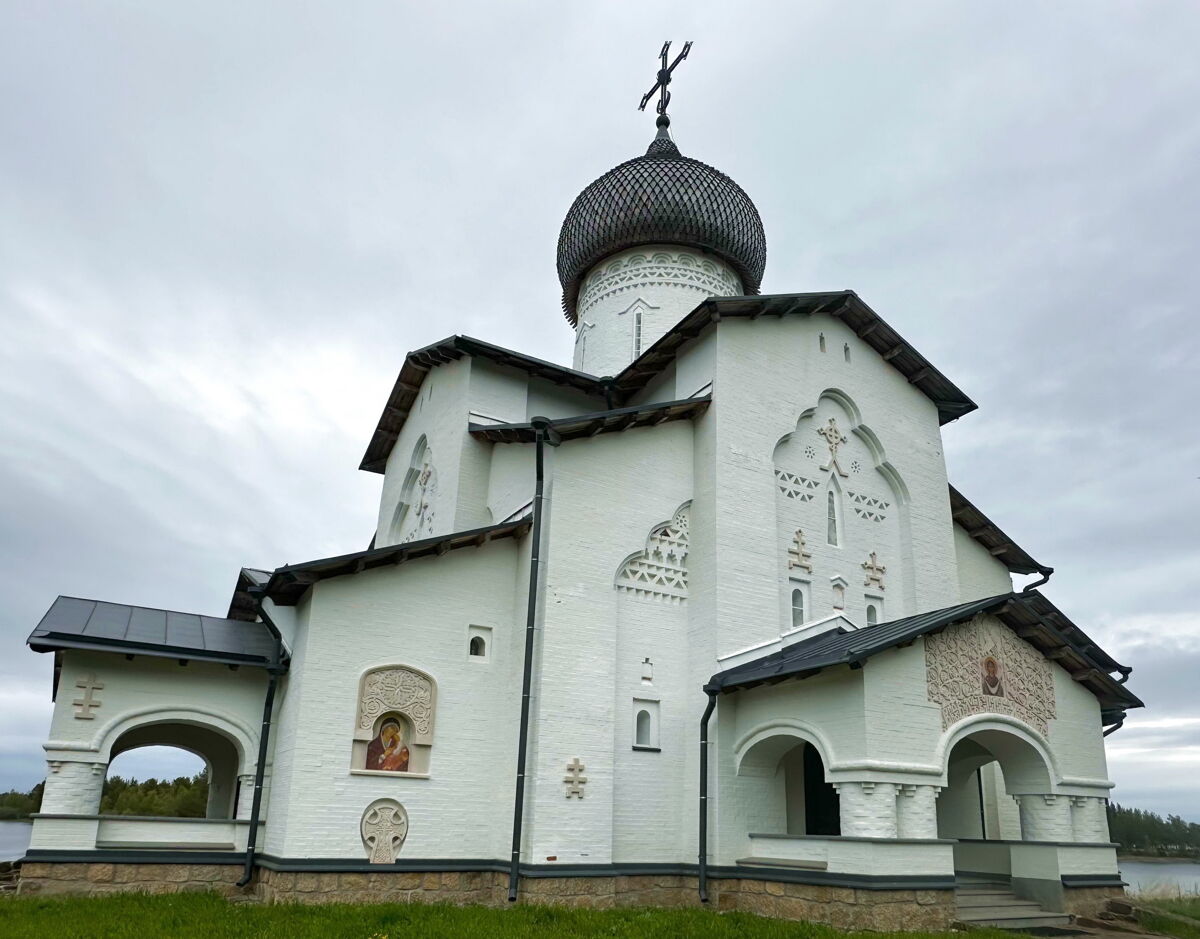 Спасо-Преображенский Валаамский монастырь. Казанский скит. Церковь Казанской иконы Божией Матери, Валаамские острова (Сортавальский район, Республика Карелия). общий вид в ландшафте, Вид с юга