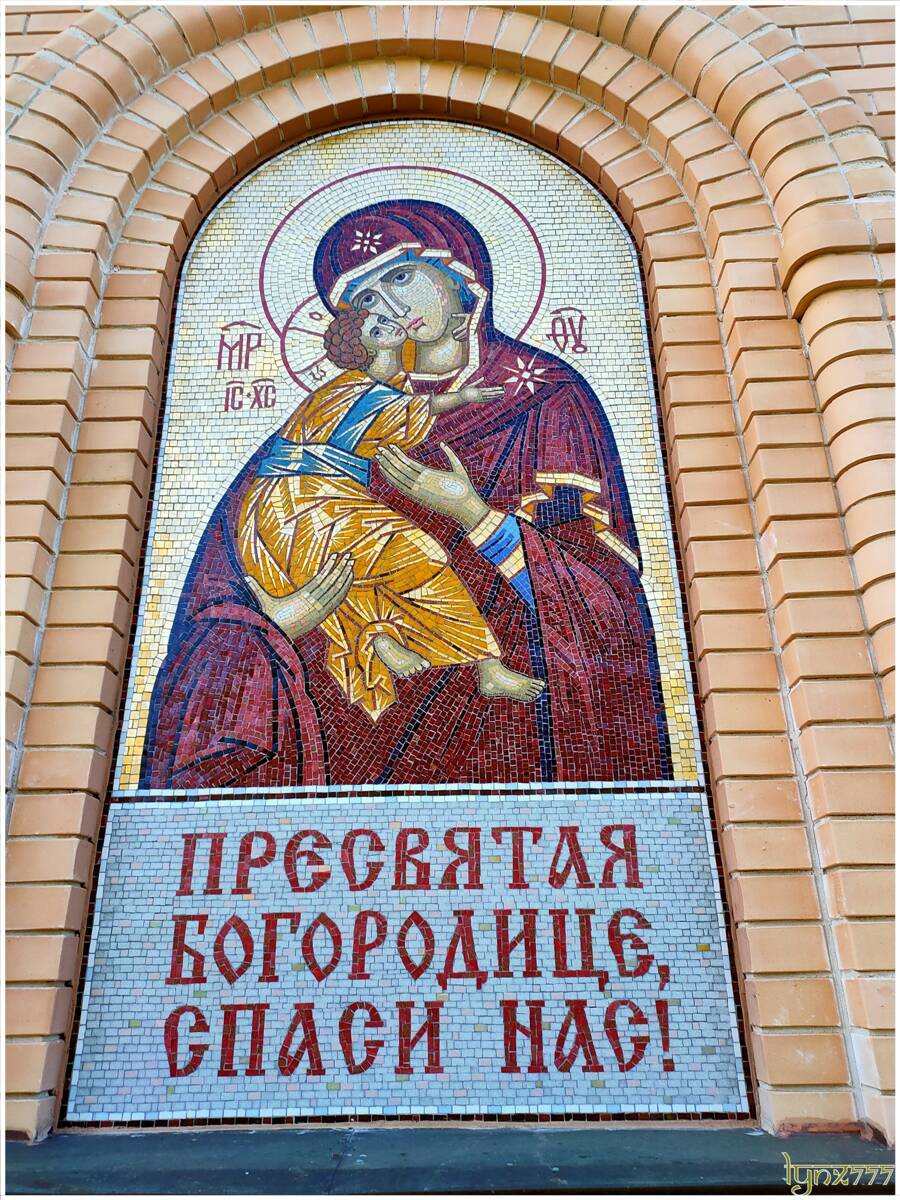 Часовня Владимирской иконы Божией Матери, Костенево (Балахнинский район, Нижегородская область). дополнительная информация, мозаика на фасаде