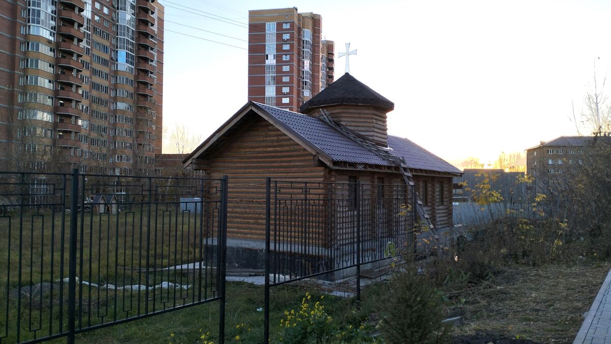 Церковь Георгия Победоносца при Сибирском кадетском корпусе (временная), Новосибирск (Новосибирск, город, Новосибирская область). фасады, Вид с северо-востока