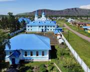 Вознесенский женский монастырь, Паломнический корпус на переднем плане<br>, Кочергино, Курагинский район, Красноярский край