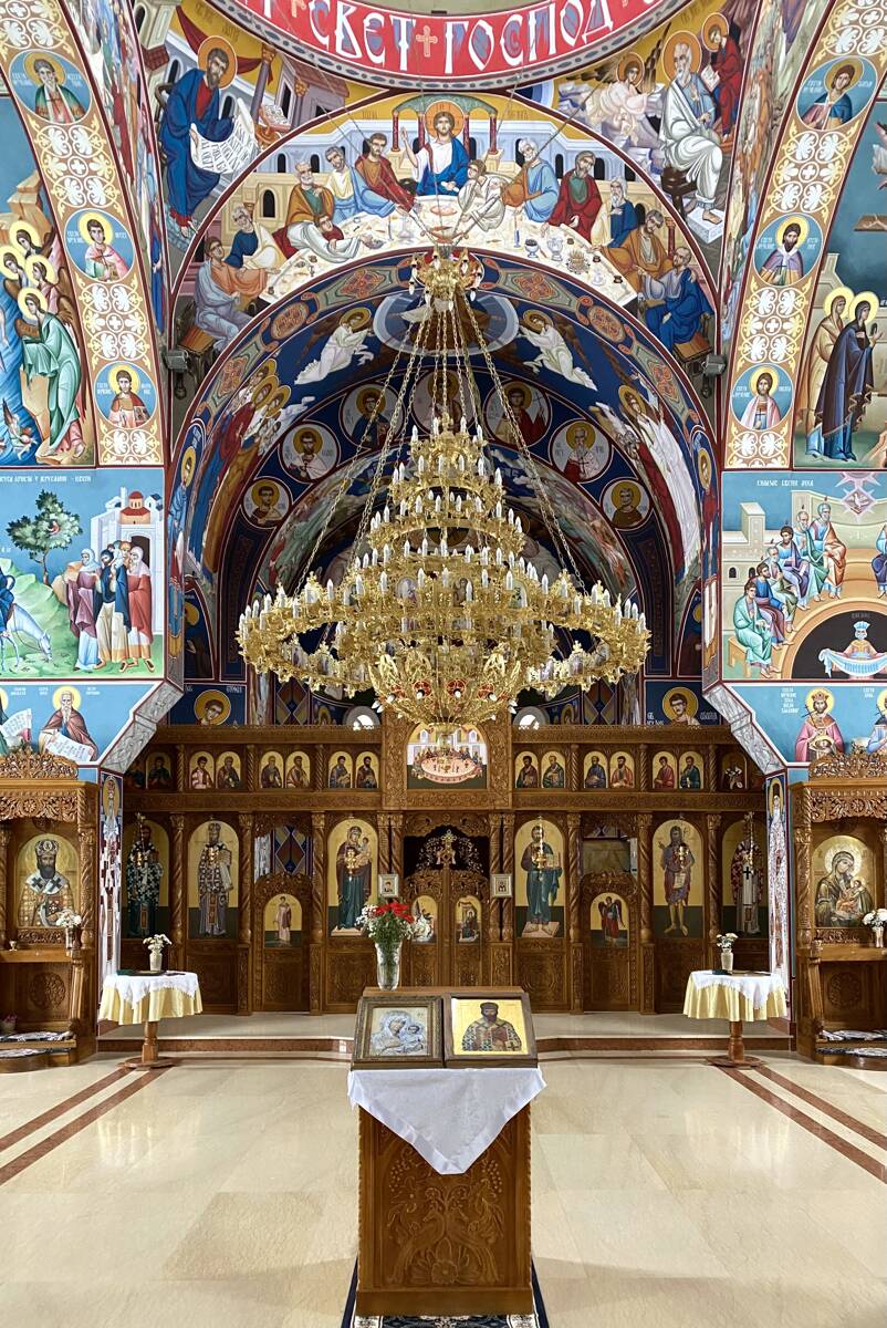 Церковь Варнавы Хвостанского, Сараево (Босния и Герцеговина, Прочие страны). интерьер и убранство, Интерьер, общий вид