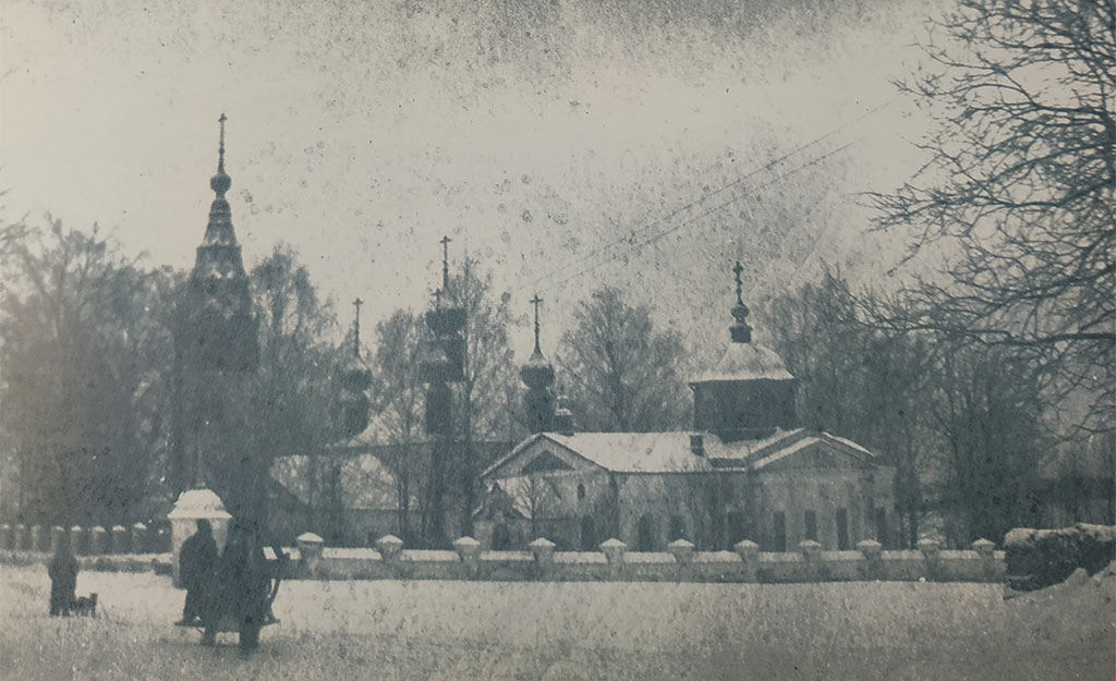 Сретенье (Сретенское на Черемхе). Храмовый комплекс. Церкви Благовещения Пресвятой Богородицы и Сретения Господня. архивная фотография, На заднем плане Сретенская церковь, на переднем Благовещенская. Фото 1910-х годов. 