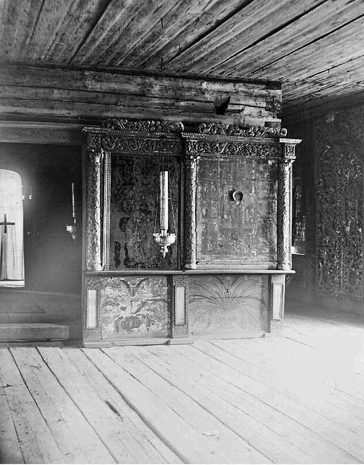 Церковь Троицы Живоначальной, Николо-Выксино (акватория Рыбинского водохранилища) (Череповецкий район, Вологодская область). архивная фотография, Внутренний вид паперти. Вид от входа вправо. Фото Макарова Владимира Кузьмича 1928 г. из фондов Череповецкого музея. (ГК № 9045962)