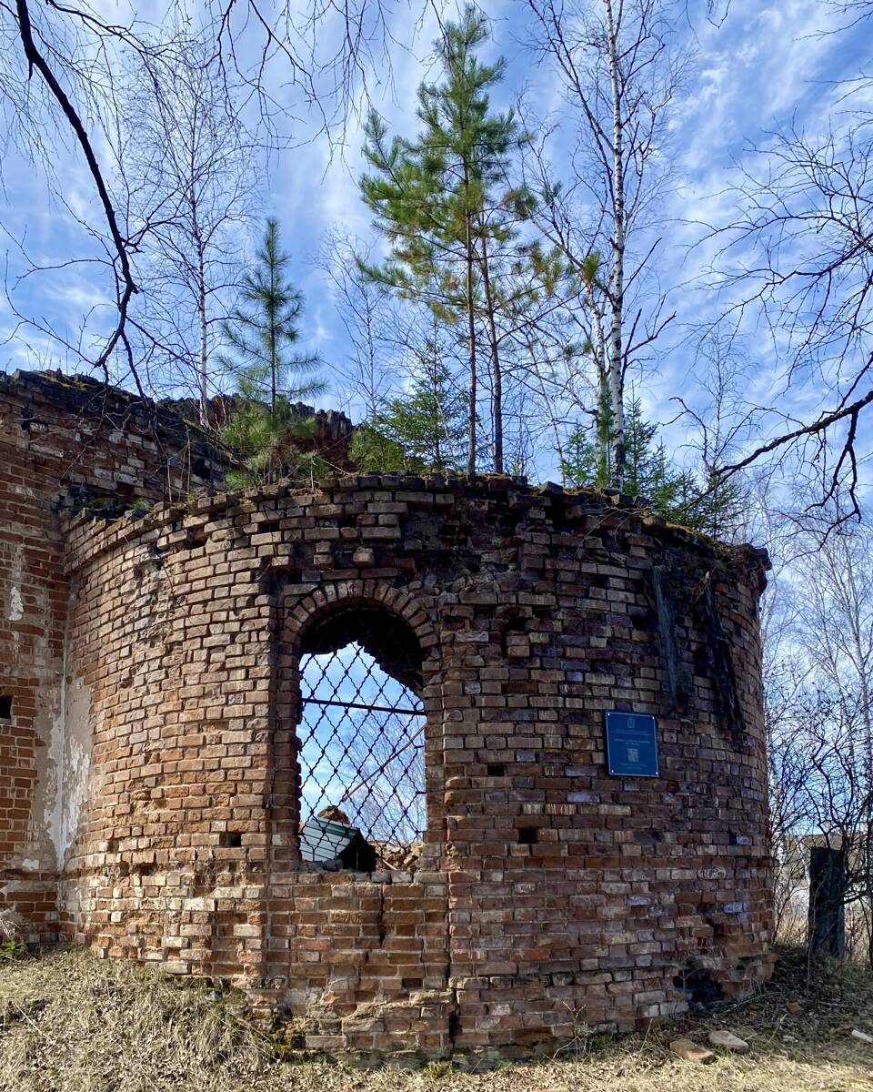 Церковь Михаила Архангела, Курбатово (Балахтинский район, Красноярский край). архитектурные детали, Апсида. 