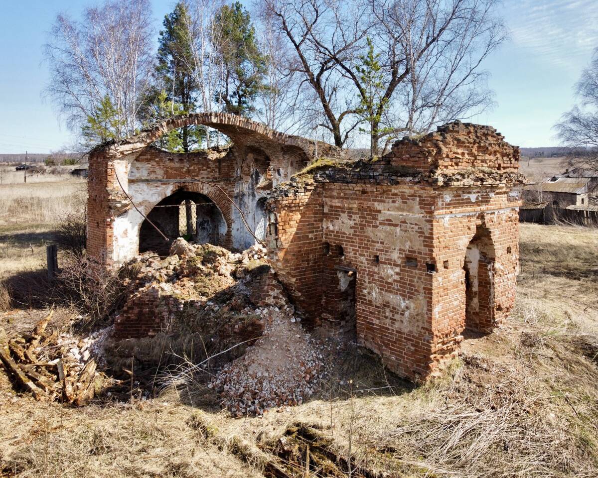 Церковь Михаила Архангела, Курбатово (Балахтинский район, Красноярский край). фасады, Вид с СЗ