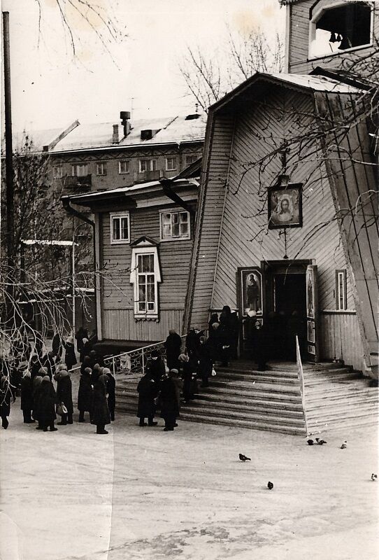 Новосибирск. Церковь Вознесения Господня. архивная фотография, Главный, западный вход, 1970-е г.г.  Источник: официальный сайт собора, http://vksnsk.ru