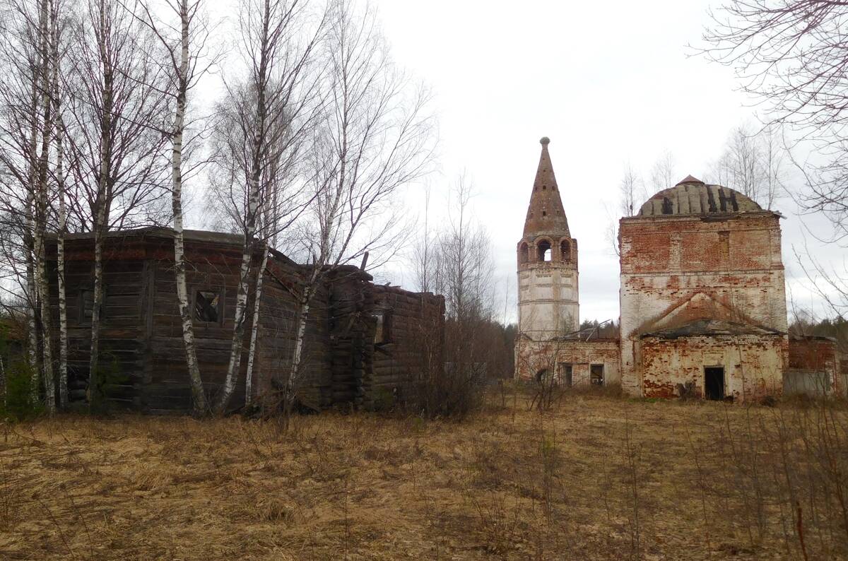 Гари. Храмовый комплекс. Церкви Рождества Христова и Воздвижения Креста Господня. фасады