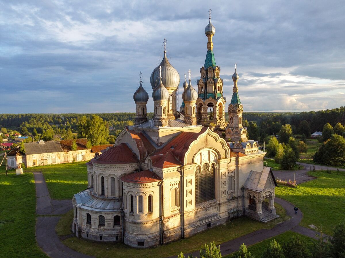 Храмовый комплекс. Церкви Успения Пресвятой Богородицы и Спаса Нерукотворного Образа, Кукобой (Первомайский район, Ярославская область). фасады