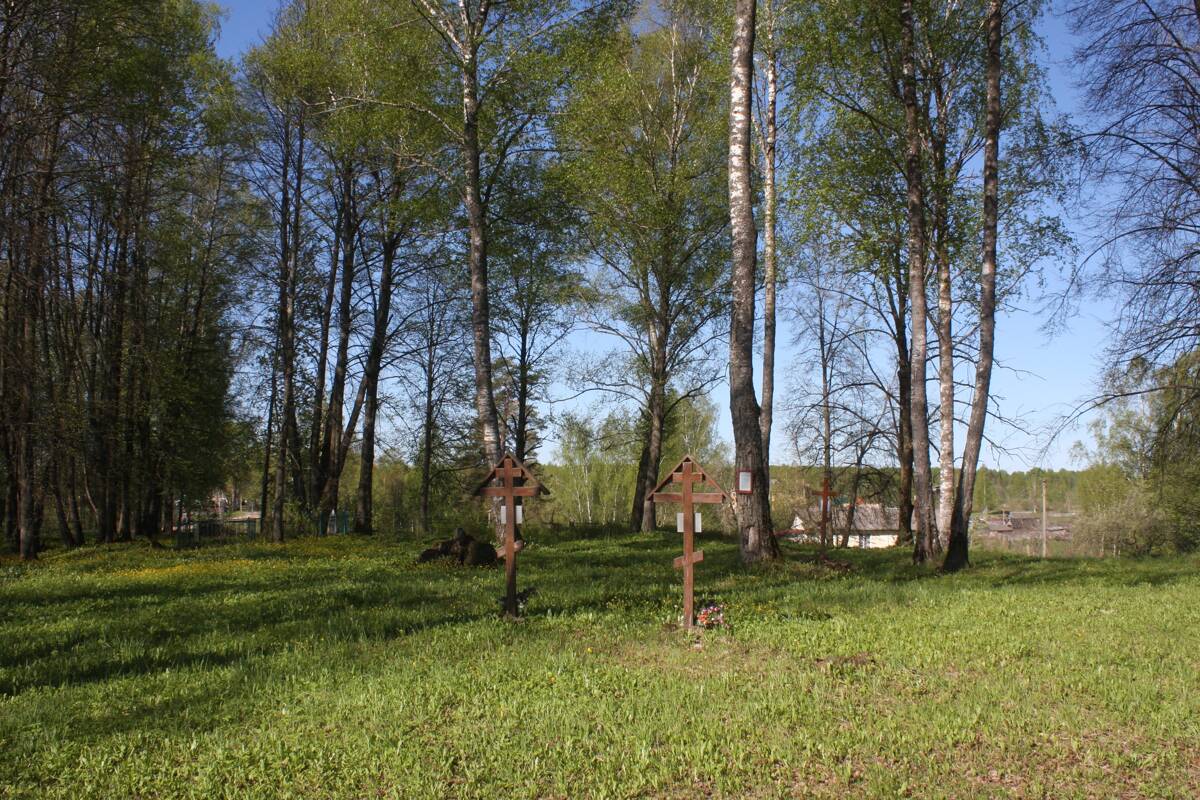 Васильевское. Церковь Покрова Пресвятой Богородицы. дополнительная информация, Вид на церковное место с юго-востока