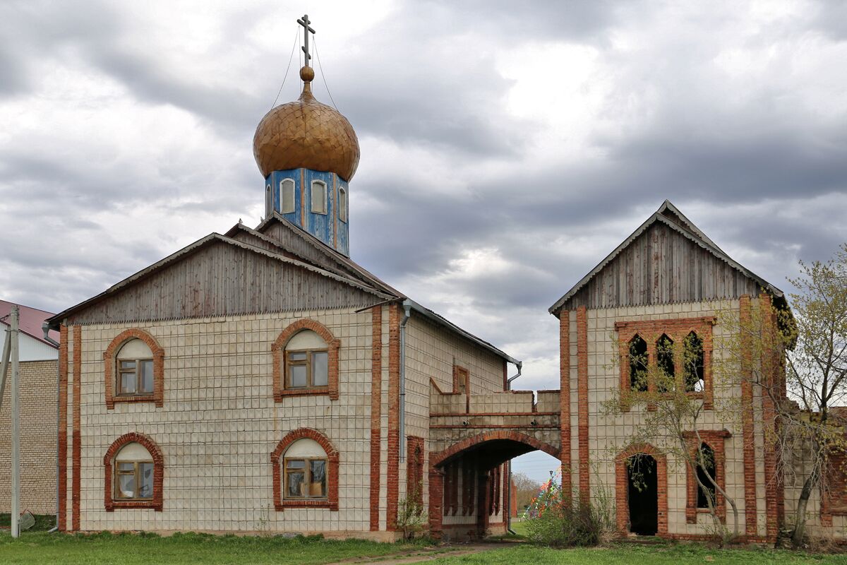 Церковь Ольги равноапостольной и Петра Финикийского, Благодаровка (Одесский район, Омская область). фасады, Вид с северо-запада