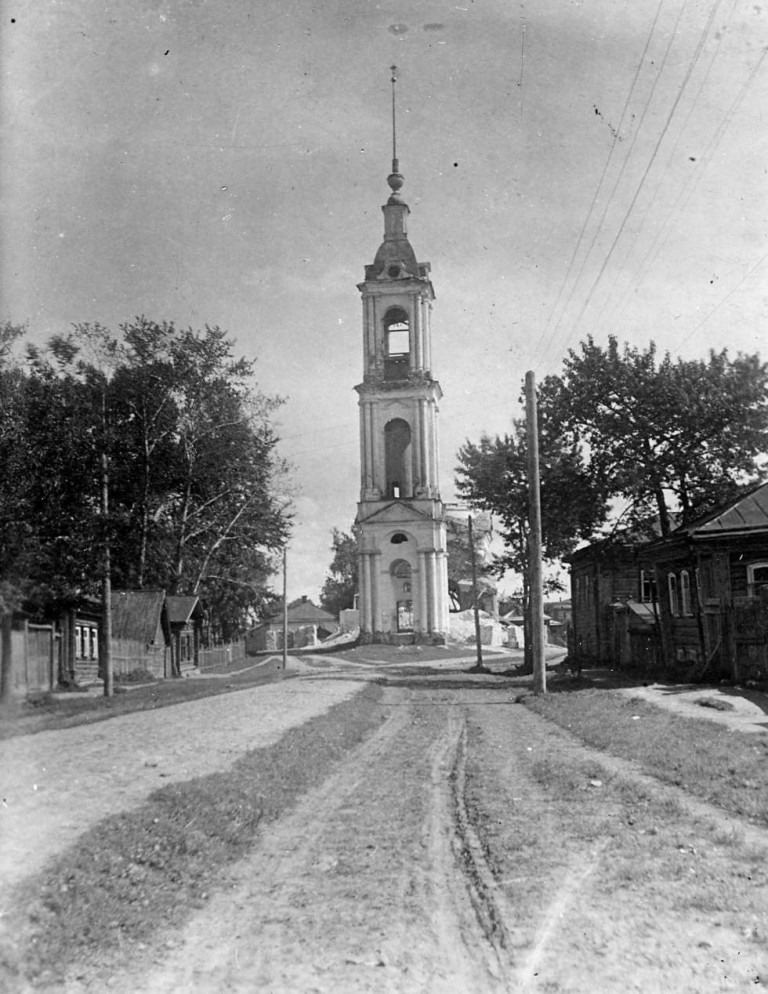 Церковь Усекновения Главы Иоанна Предтечи, Переславль-Залесский (Переславский район и г. Переславль-Залесский, Ярославская область). архивная фотография, Колокольня, основная часть храма разрушена